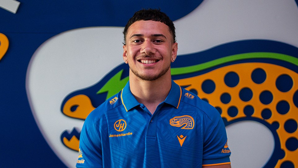 Isaiah Iongi extends with the Eels