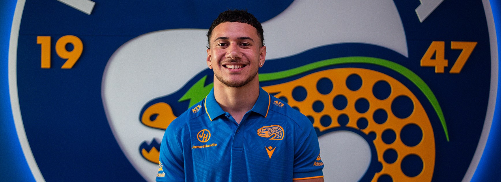 Isaiah Iongi extends with the Eels