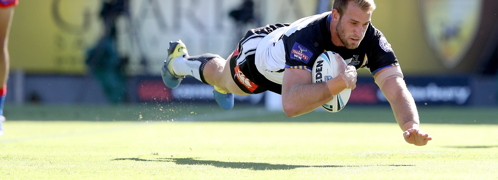 Knights defeat Magpies despite Davey double