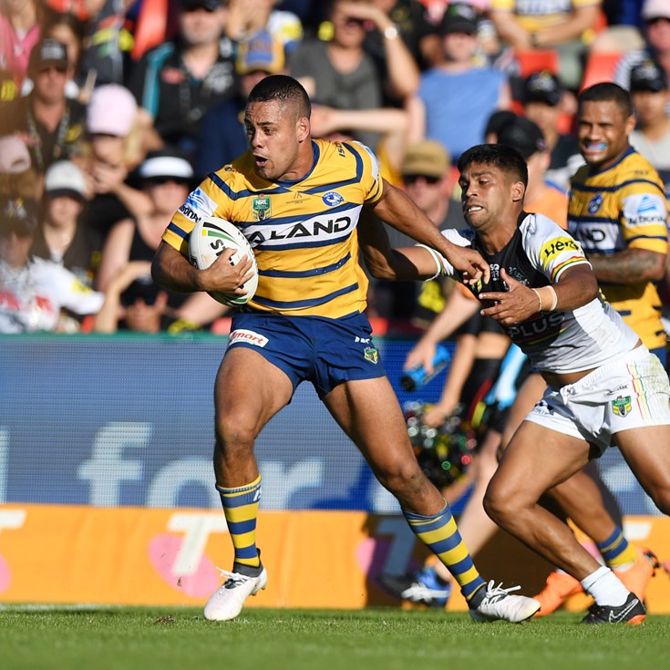 Hayne keen to continue dual centre/fullback role