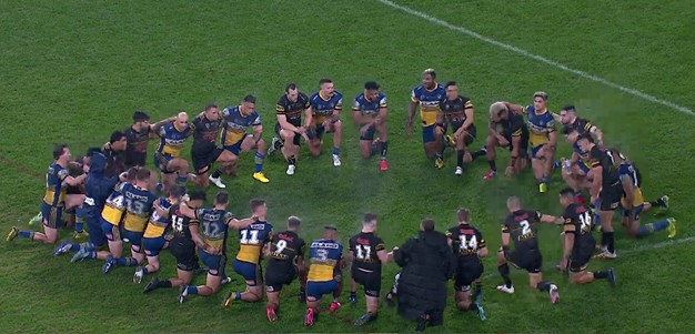 Eels and Panthers take a knee in middle of Bankwest Stadium