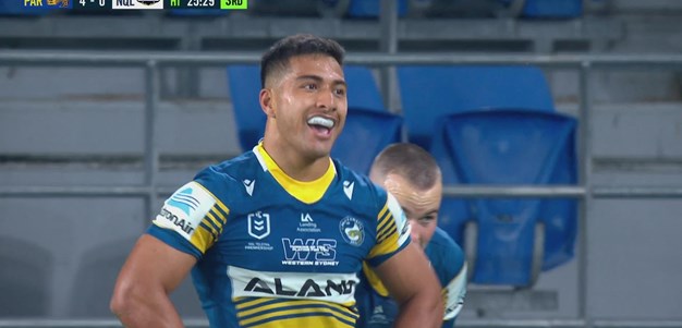 Moses creates Will Penisini his first NRL try