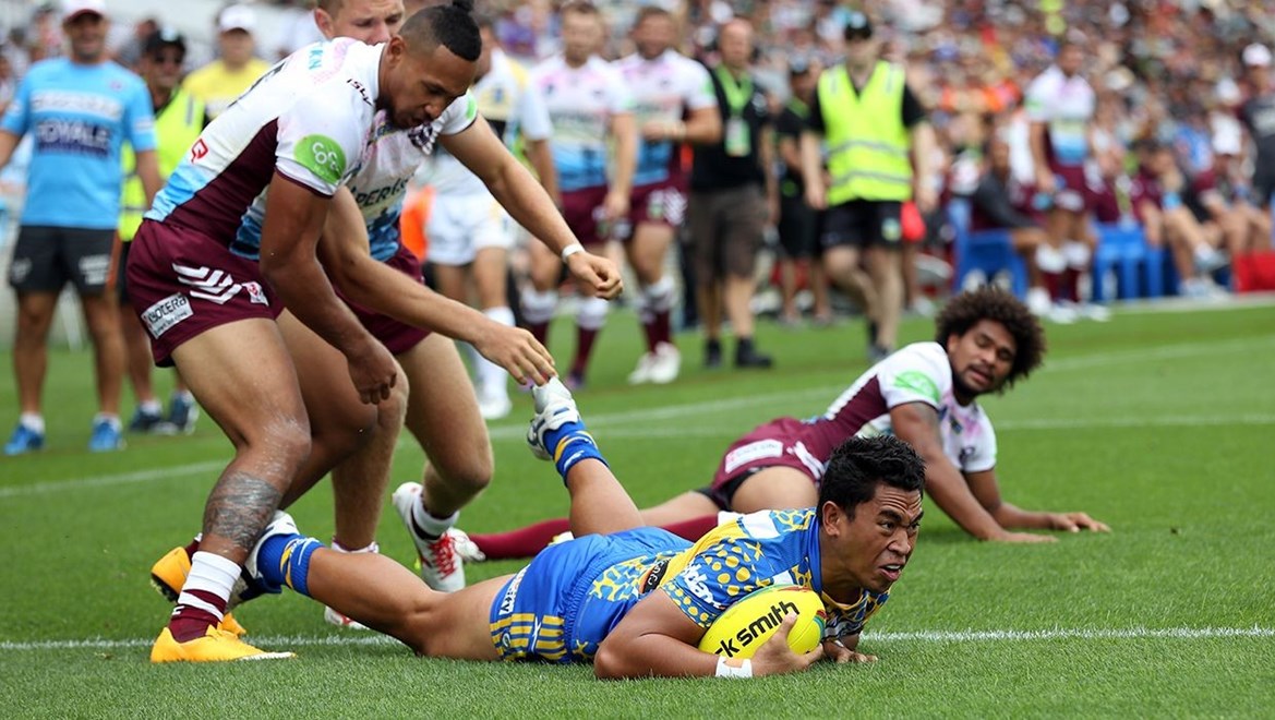 John Folau scores his first try of the 2015 NRL Auckland Nines against the Manly-Warringah Sea Eagles. Photo: Robb Cox © NRL Photos