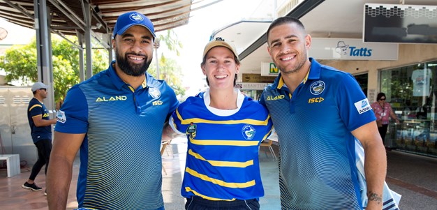 Smith and Jennings meet Darwin locals
