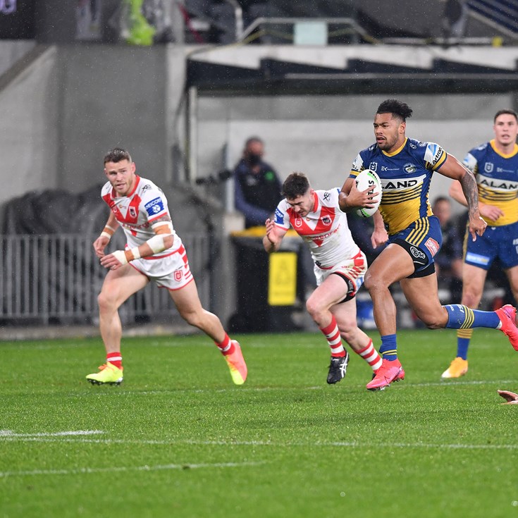 Eels v Dragons in photos