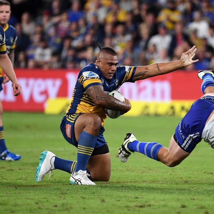 Eels v Bulldogs in photos